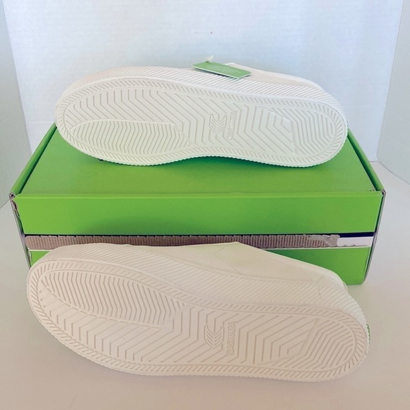 Cariuma Canvas Shoe Oca Unisex Low Top Size 8.5 Women’s 7 Men’s - Picture 4 of 8